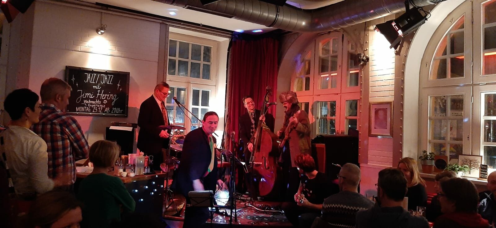 12-2019 Jörg (re Unten) Mit Stefan Hering U.a. In Der AFM Bar MA